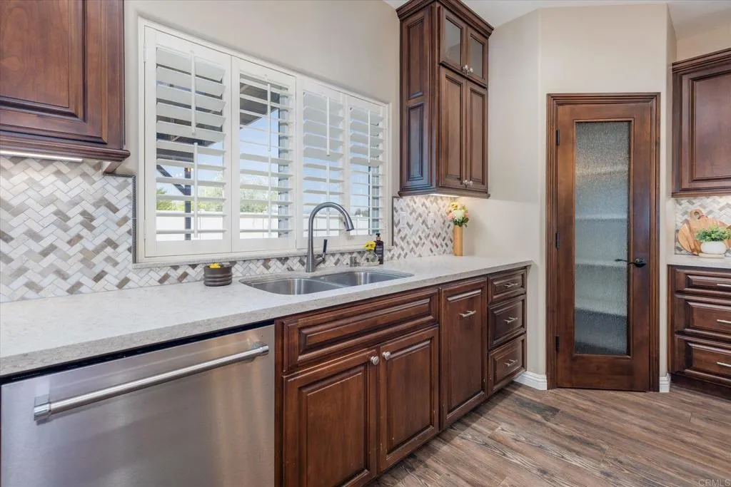 https://cdn.realtyfeed.com/cdn/127/306741971/ebc7a4792574a9ba934bfdec2a3d951a.webp