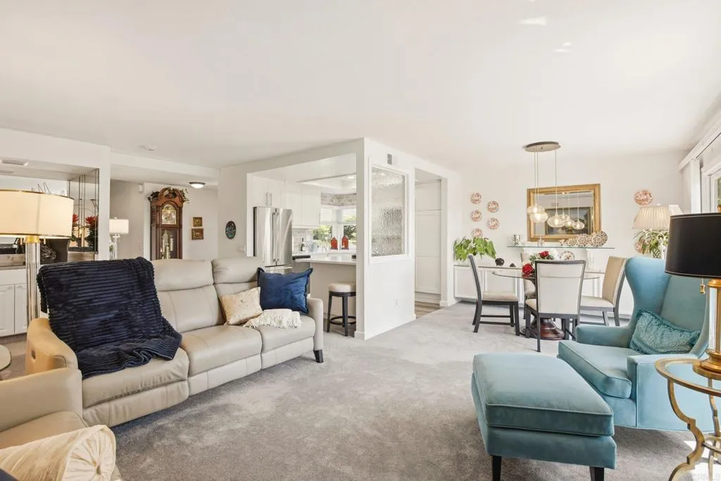 https://cdn.realtyfeed.com/cdn/127/306741982/3db6f2d309defe7f32ab1e35cede1899.webp