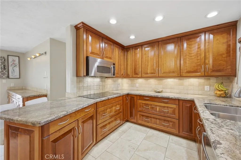 https://cdn.realtyfeed.com/cdn/127/306741993/0a51d2978fcb8bc0c88314cc477b0d02.webp