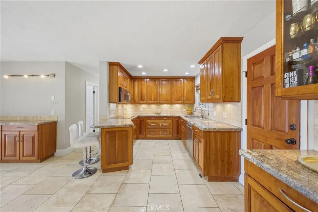 https://cdn.realtyfeed.com/cdn/127/306741993/0cb95518fbaf92042a5d9df58ef47776.webp
