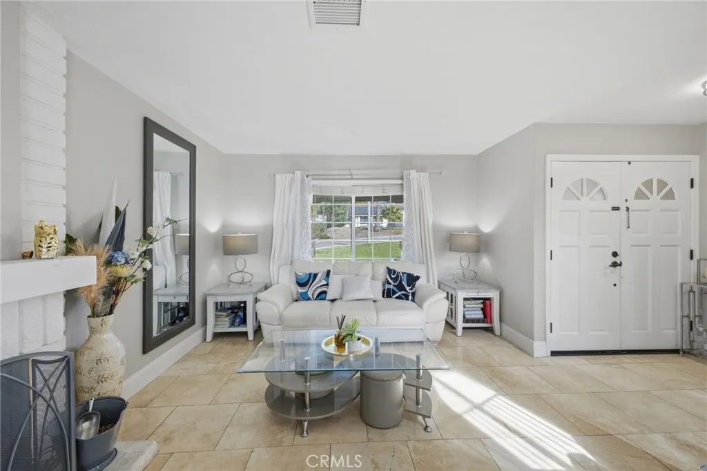 https://cdn.realtyfeed.com/cdn/127/306741993/340c092c2fdd6c9438feda1a7244deb1.webp