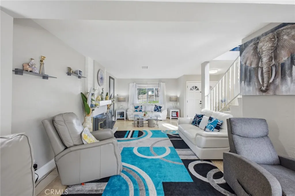 https://cdn.realtyfeed.com/cdn/127/306741993/7975c5ce9b79b744bf00f0c2bacfd824.webp