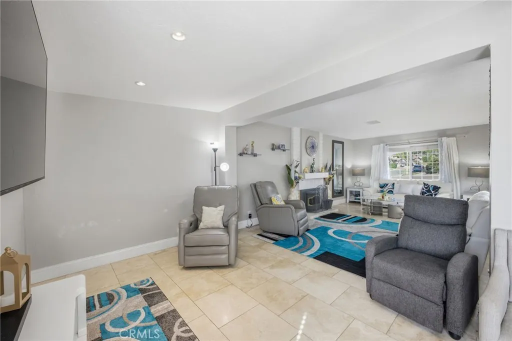 https://cdn.realtyfeed.com/cdn/127/306741993/8380900ff9fc963c6b86ecaaf26e3282.webp