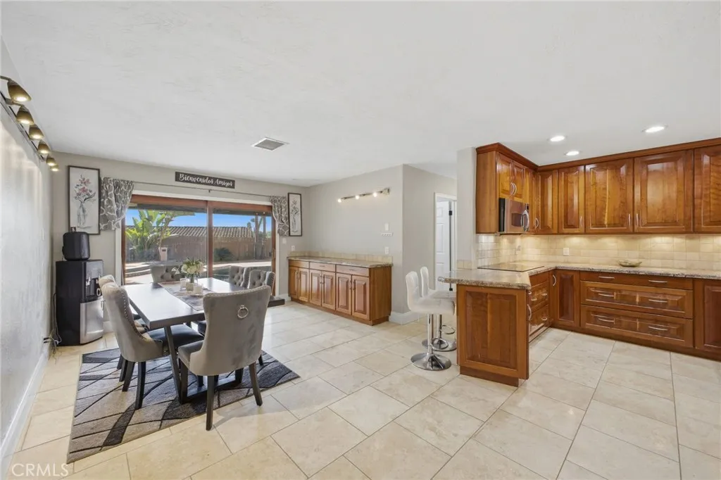 https://cdn.realtyfeed.com/cdn/127/306741993/d4efa07b51c15146f986d6e46613ea8e.webp
