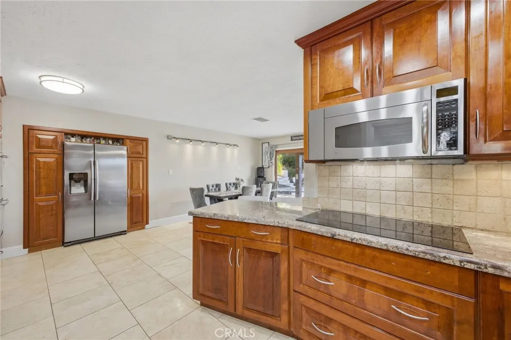 https://cdn.realtyfeed.com/cdn/127/306741993/edf7db2327dbe4c2b82e5d122ad5210f.webp