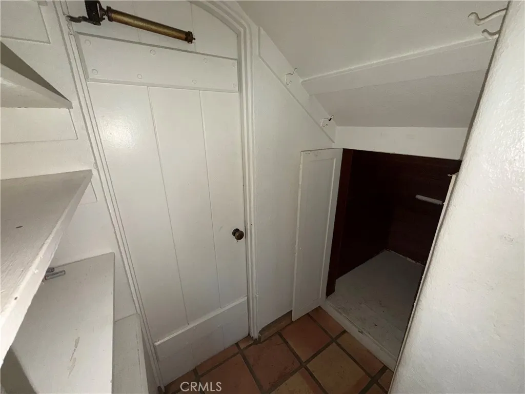 https://cdn.realtyfeed.com/cdn/127/306742035/205222e6d8b347fe90147bf6bc4b8ddb.webp
