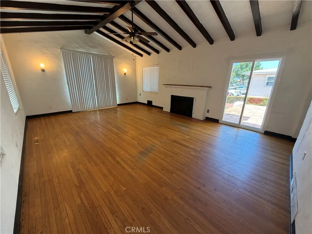 https://cdn.realtyfeed.com/cdn/127/306742035/5438f1912bbdbbe63611c417835525de.webp