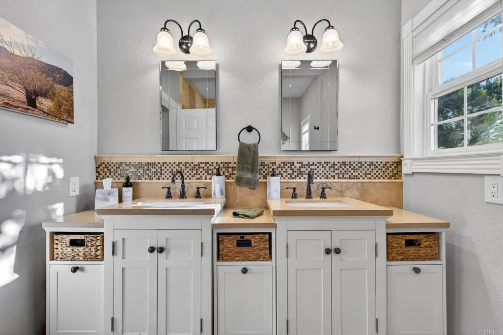 https://cdn.realtyfeed.com/cdn/127/306742063/3d8cb935dddfb4f191ce9d6ff77a0731.webp
