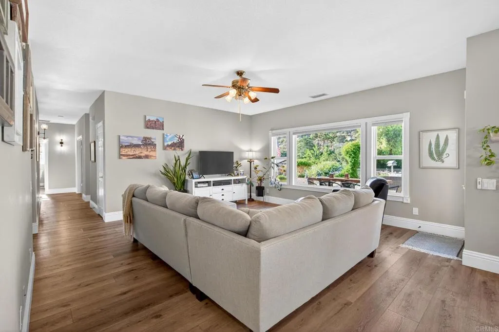 https://cdn.realtyfeed.com/cdn/127/306742063/57d2b2617e55ef6ff12e9785bf98971c.webp