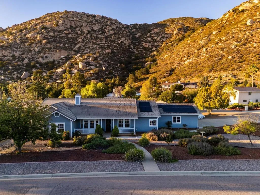 https://cdn.realtyfeed.com/cdn/127/306742063/61f2a245e9f629a22fa46bc89714d437.webp
