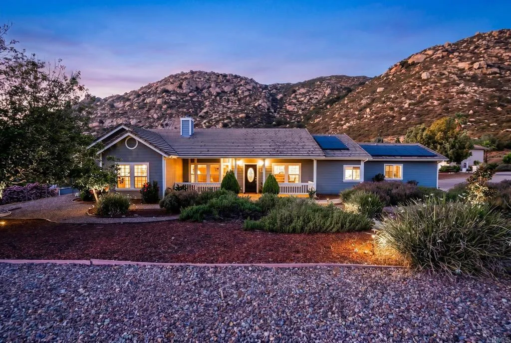 https://cdn.realtyfeed.com/cdn/127/306742063/8b4e0a0d1f57a2b71034f7e4cbee8e54.webp