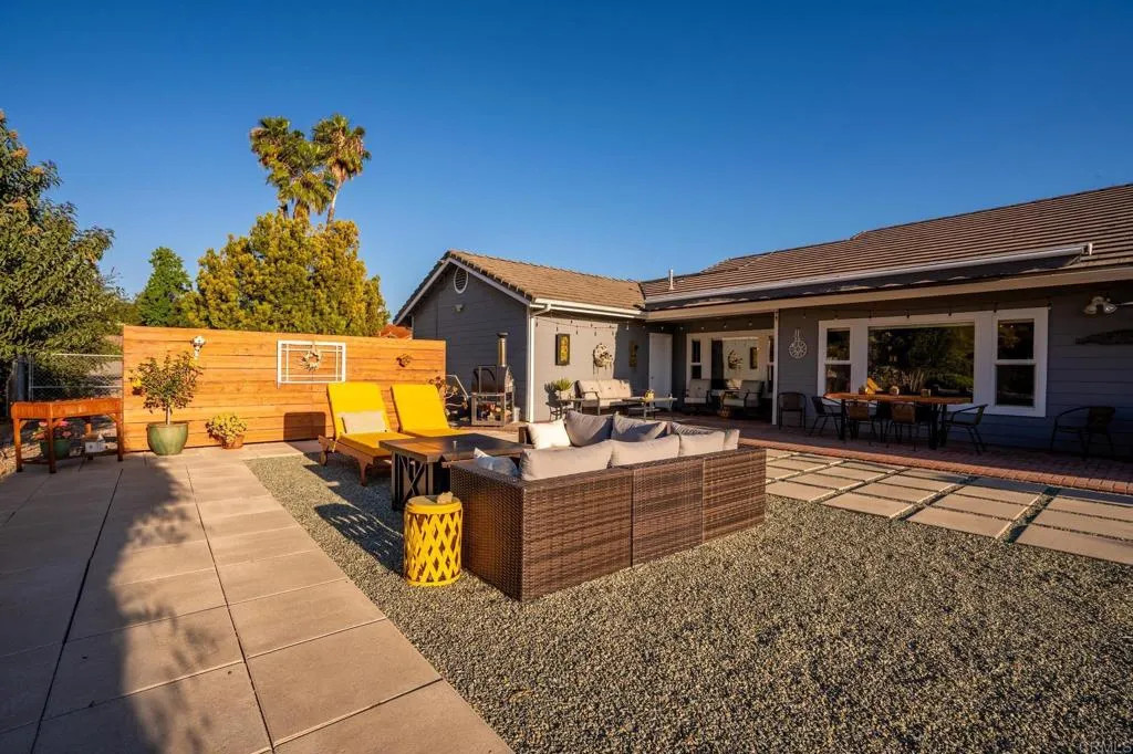 https://cdn.realtyfeed.com/cdn/127/306742063/e856de9ed11c7dd46e0826dc00b18285.webp