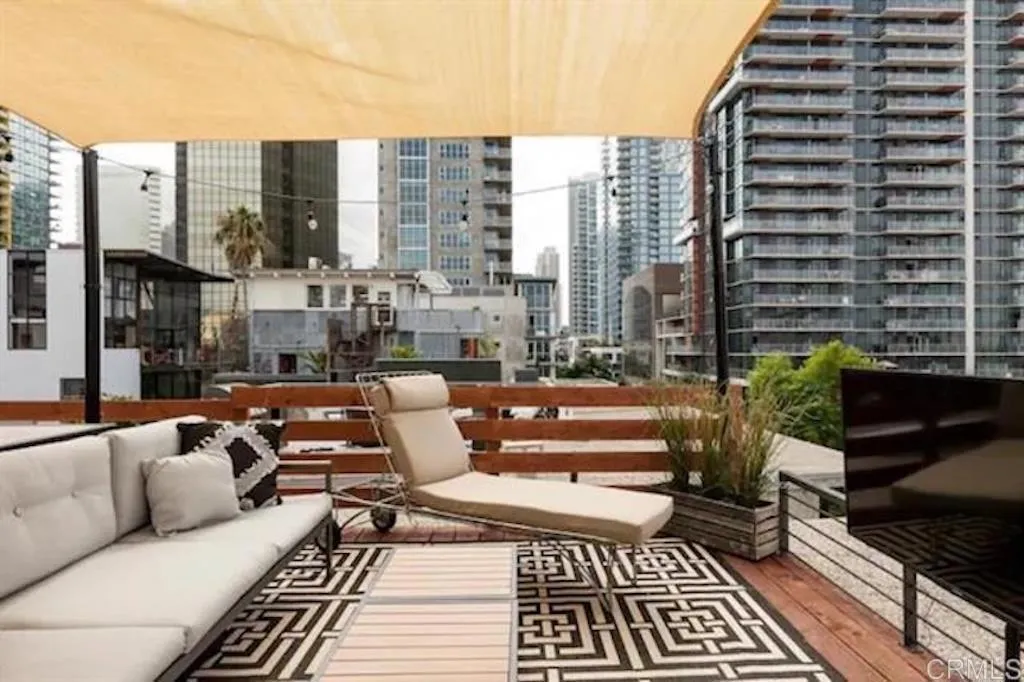 https://cdn.realtyfeed.com/cdn/127/306742068/2e14b4559b27b1104bd69c6a12324274.webp