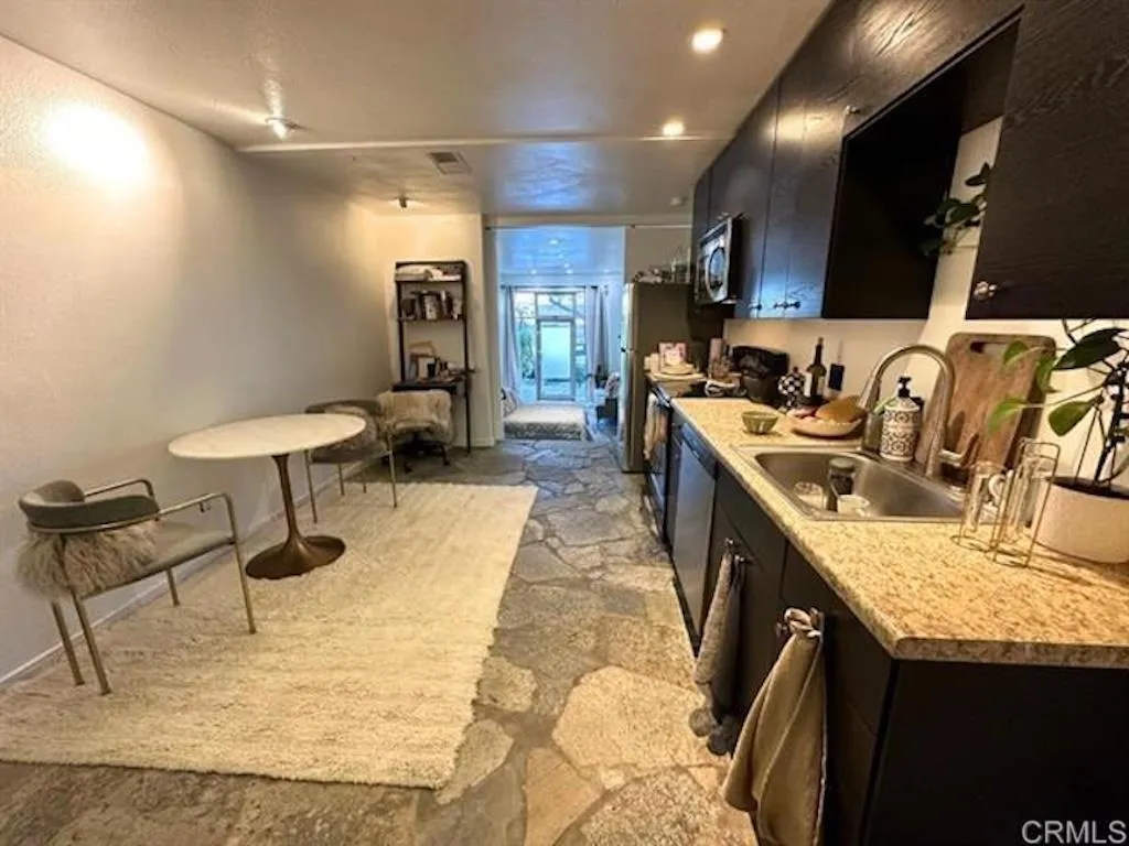 https://cdn.realtyfeed.com/cdn/127/306742068/6219f3d0c4ec13b89f25c719ee6f65b4.webp