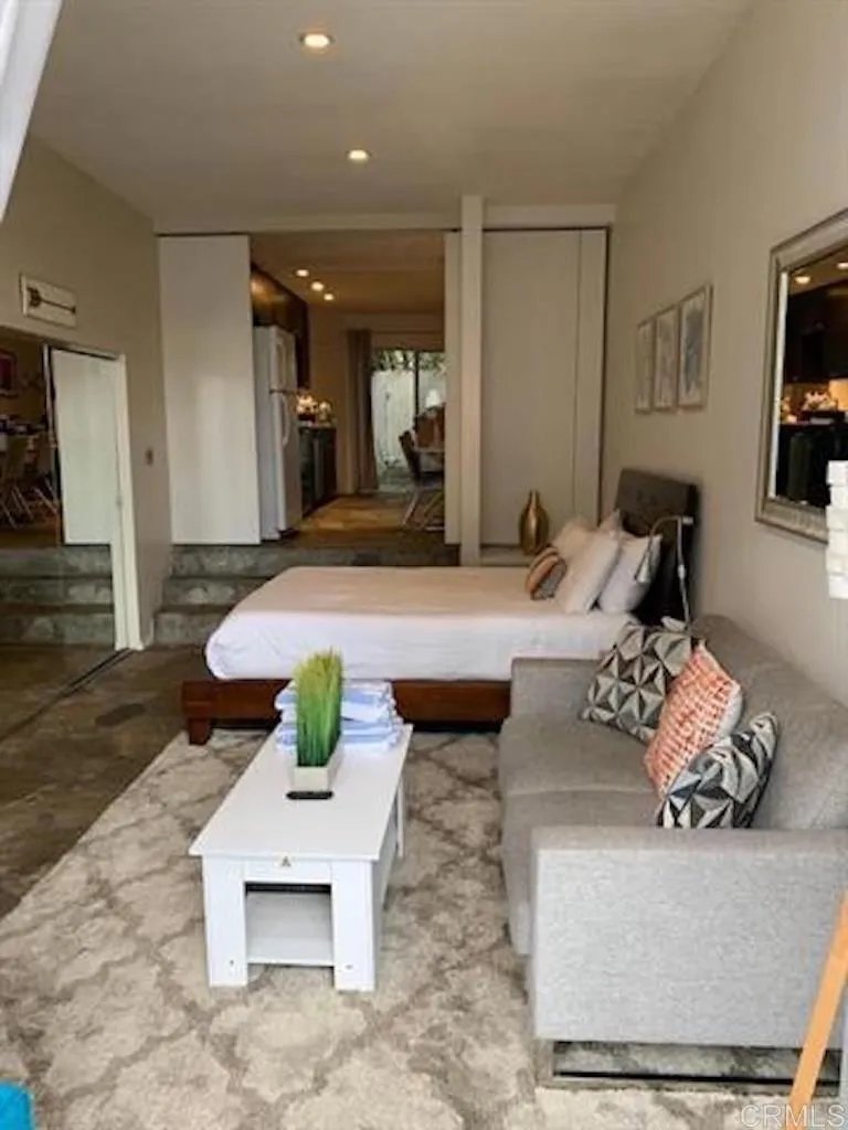 https://cdn.realtyfeed.com/cdn/127/306742068/634694f1786c71e25e331550b2f0b820.webp