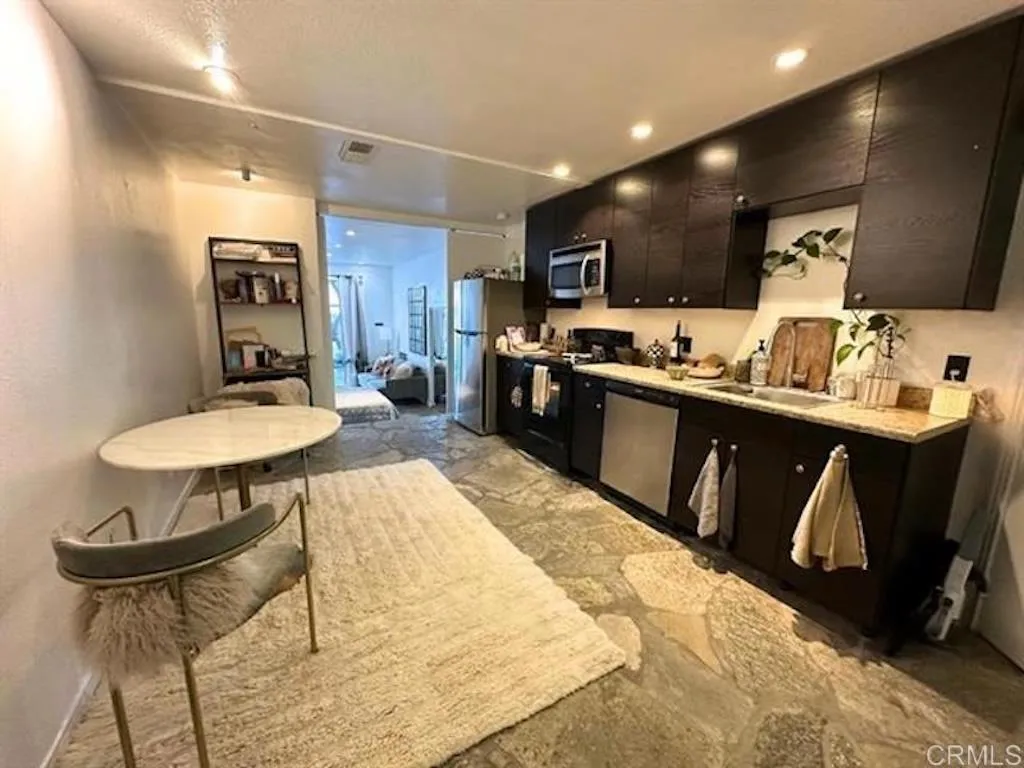 https://cdn.realtyfeed.com/cdn/127/306742068/b6cab97872433d4e16179f722c4c22a1.webp