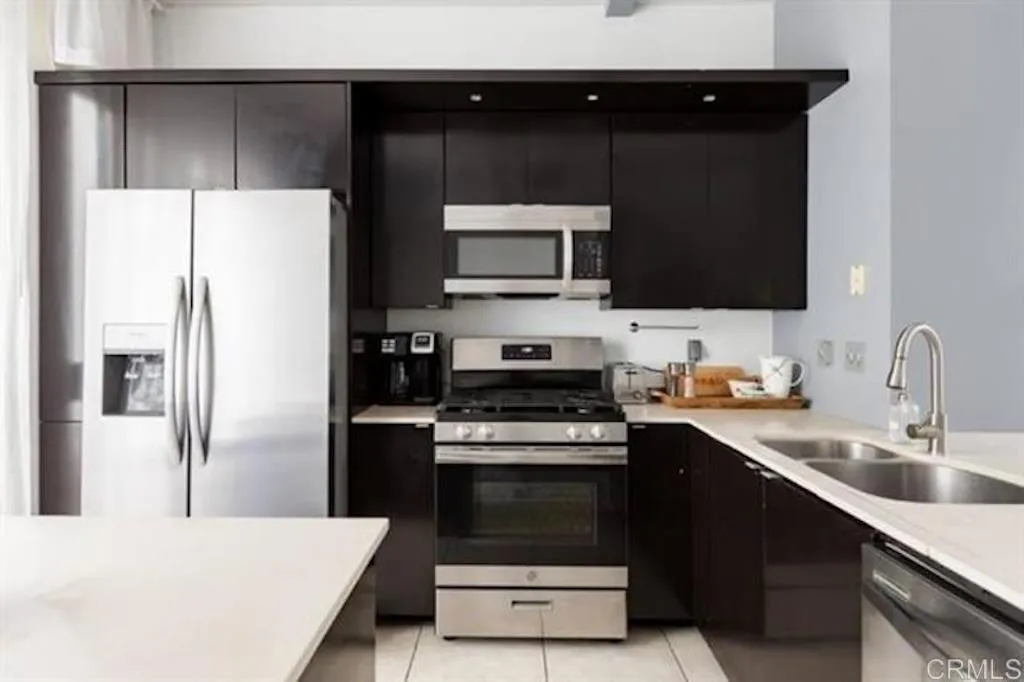 https://cdn.realtyfeed.com/cdn/127/306742068/f40f09488a5af4ede2292c4f559f61aa.webp