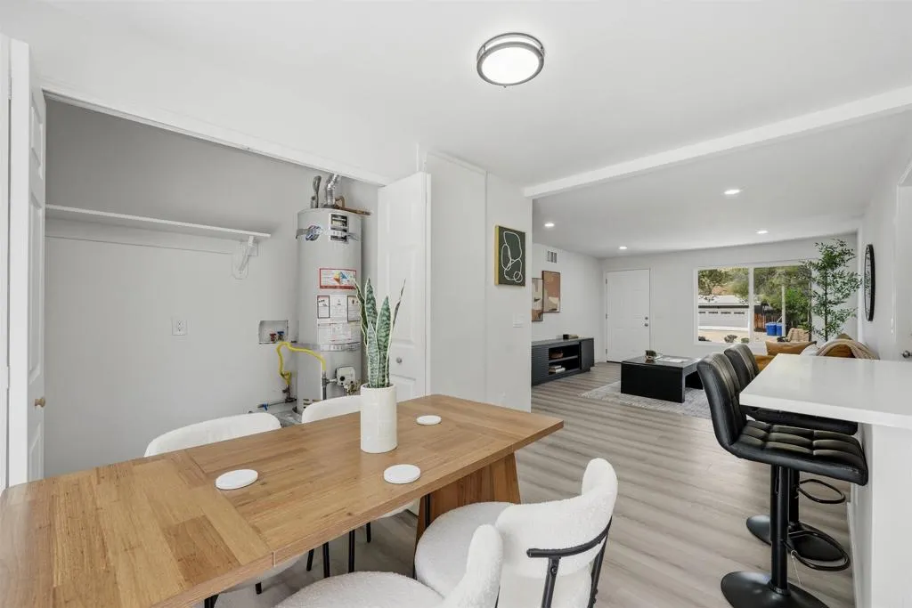 https://cdn.realtyfeed.com/cdn/127/306742076/cd01335989056889e4b228949ac765ff.webp