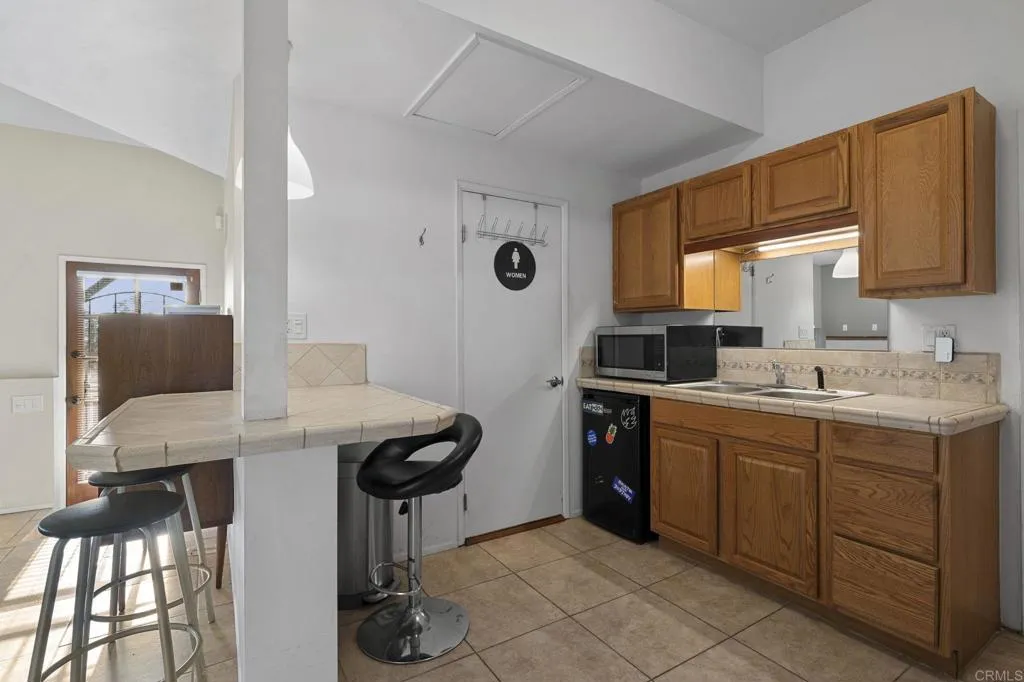 https://cdn.realtyfeed.com/cdn/127/306742093/12a09bb1c6a7f6644c79e8d1dd7985c3.webp