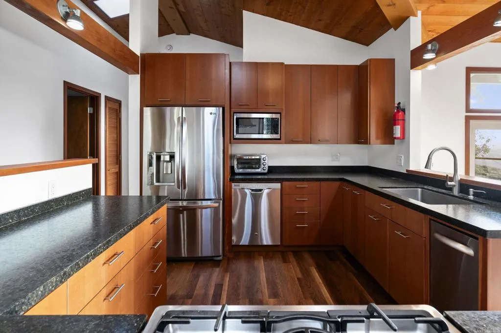https://cdn.realtyfeed.com/cdn/127/306742093/15182a8f9a79069ea17fbd238ec60409.webp