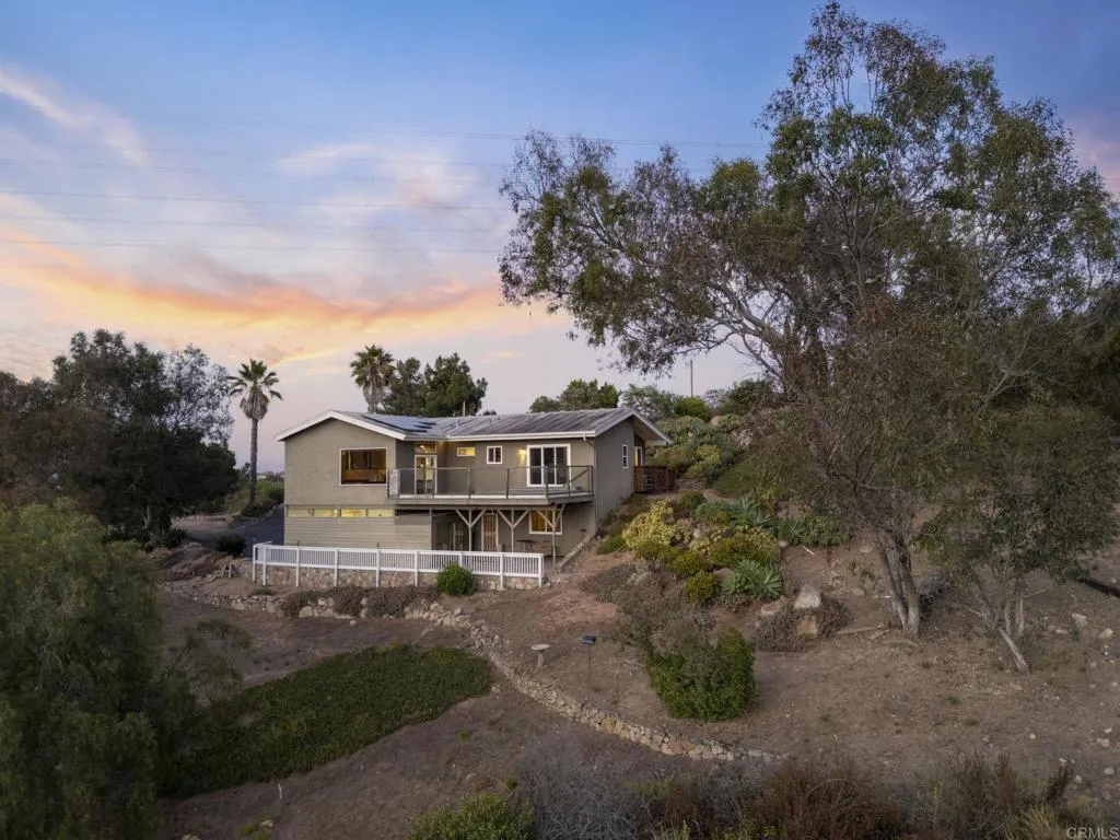 https://cdn.realtyfeed.com/cdn/127/306742093/39b19b03cb2043229746c8c578980bfe.webp