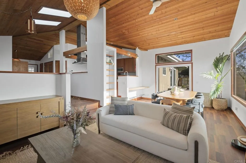 https://cdn.realtyfeed.com/cdn/127/306742093/6801928181bb54ce736a0237f6e75056.webp