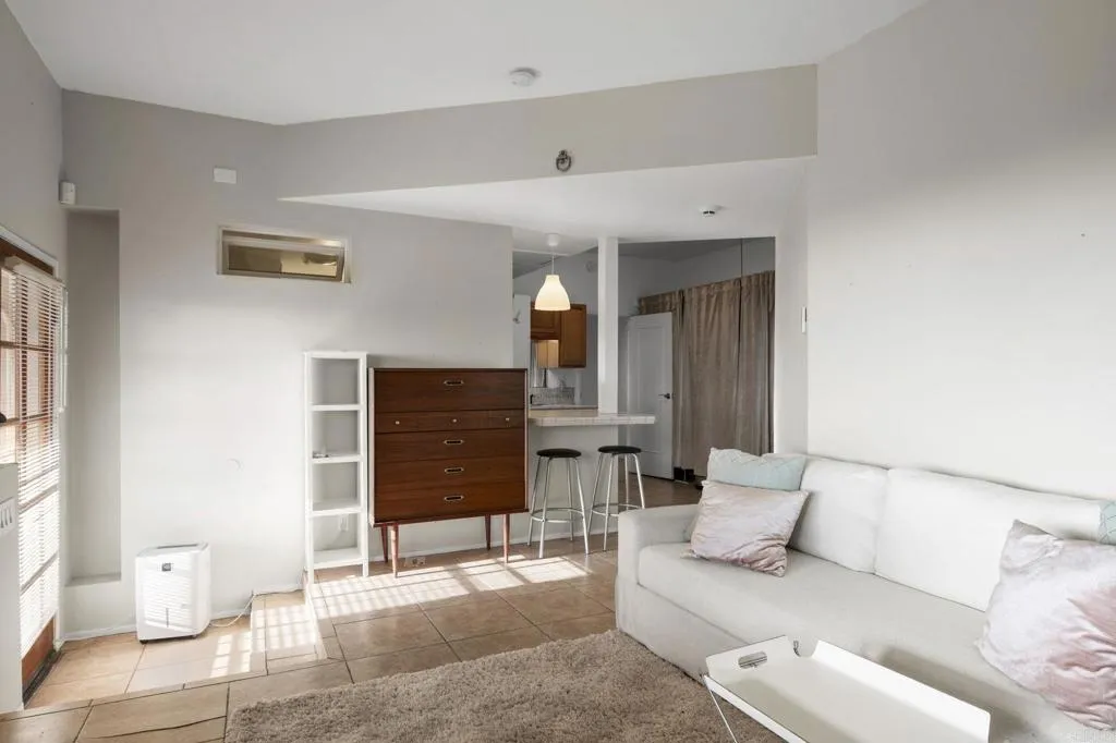 https://cdn.realtyfeed.com/cdn/127/306742093/929d6ebc1011a49111d20288146336b1.webp