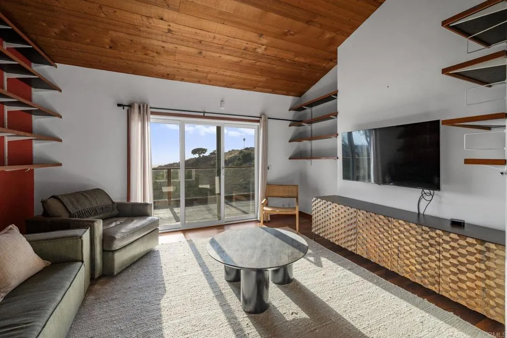 https://cdn.realtyfeed.com/cdn/127/306742093/b0ca2f8f1f569d509ea39aef8439451e.webp