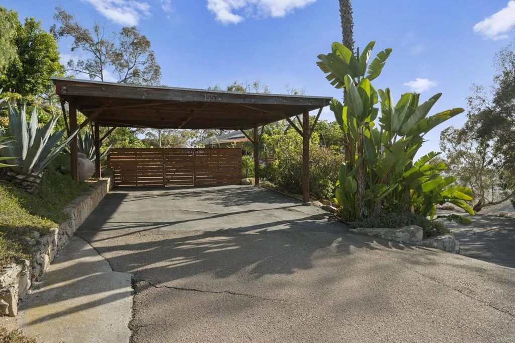 https://cdn.realtyfeed.com/cdn/127/306742093/b5a32aca2a9451b6b5dd2ac79f7de129.webp