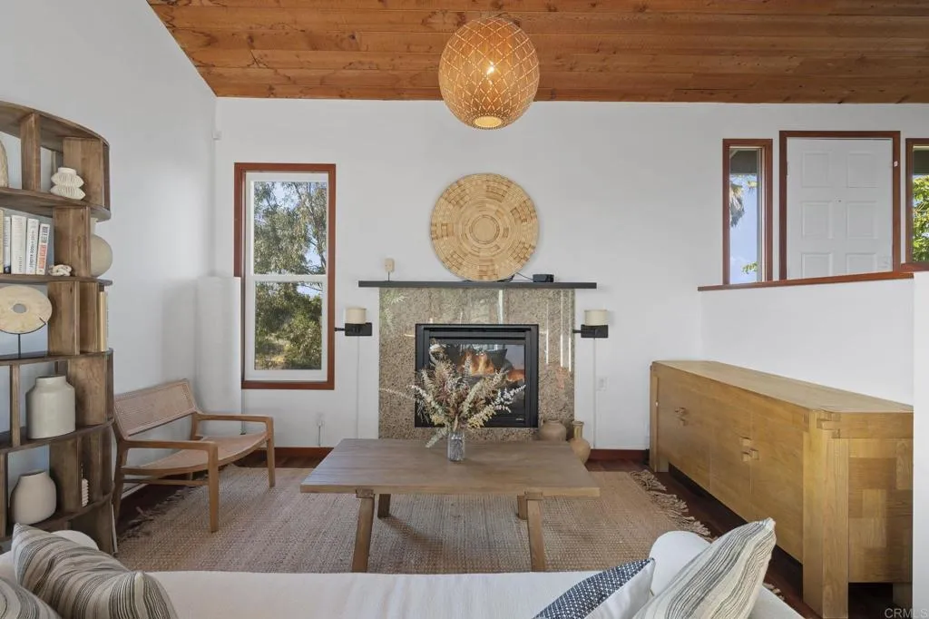 https://cdn.realtyfeed.com/cdn/127/306742093/cbd370fcdb3e14f72a8315848db3ab11.webp