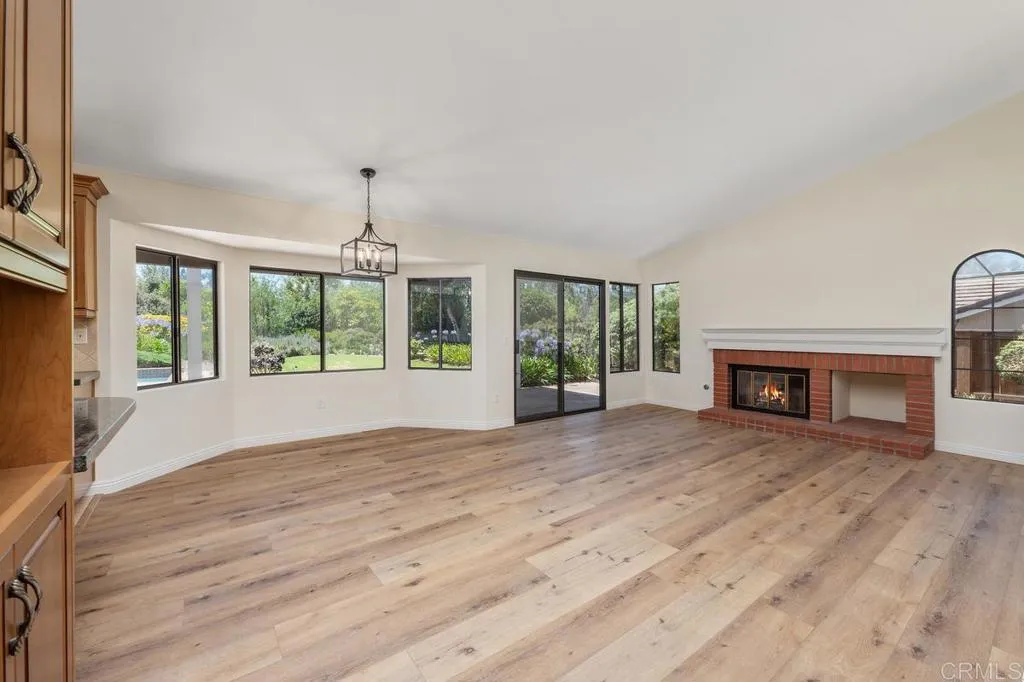 https://cdn.realtyfeed.com/cdn/127/306742229/5c076d90c5fa2b4c22013524bb87b306.webp