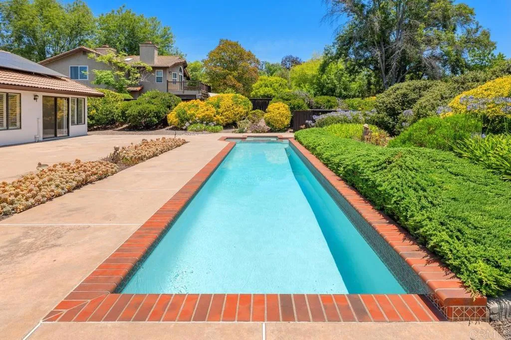 https://cdn.realtyfeed.com/cdn/127/306742229/cd879c1c7e7a4ac7b2dbc5806f6f3e69.webp