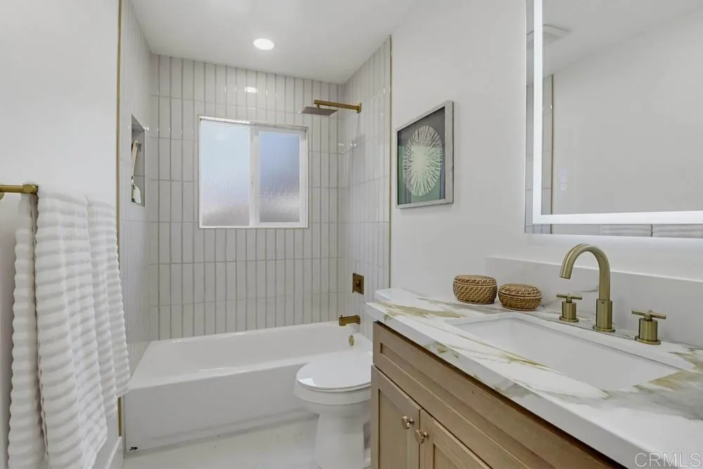 https://cdn.realtyfeed.com/cdn/127/306742239/095716ffc40ad5c48dda3c53d7fbc804.webp