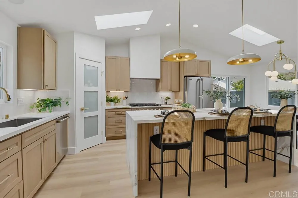 https://cdn.realtyfeed.com/cdn/127/306742239/9fef6283d4bdfa4867988b70d71ab5a3.webp