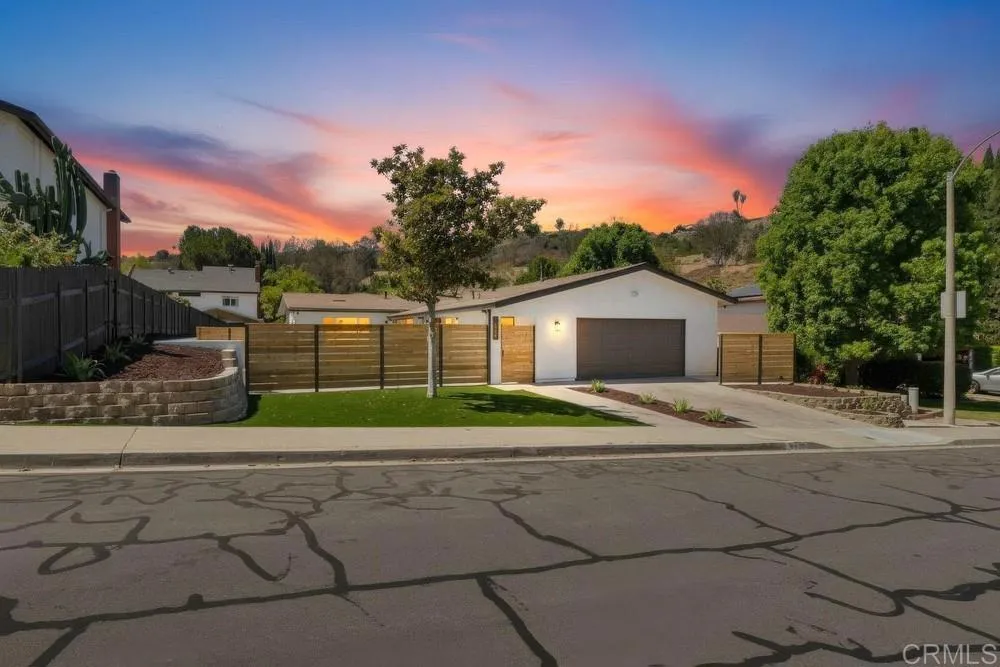 https://cdn.realtyfeed.com/cdn/127/306742239/ad8d65bb251004e09a6225618ee2385b.webp