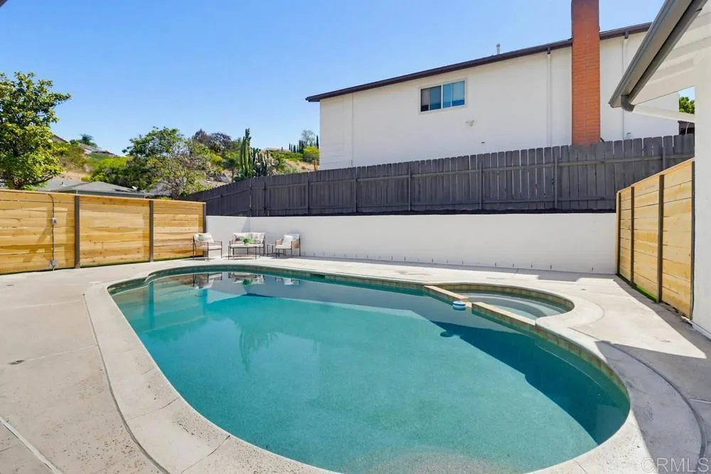 https://cdn.realtyfeed.com/cdn/127/306742239/c4cae9dc7cd2ec26b65aa7d890bd68b4.webp