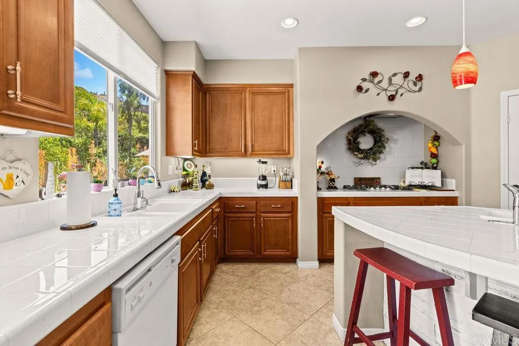 https://cdn.realtyfeed.com/cdn/127/306742280/2cc471087a290b57c98417f8d935359d.webp