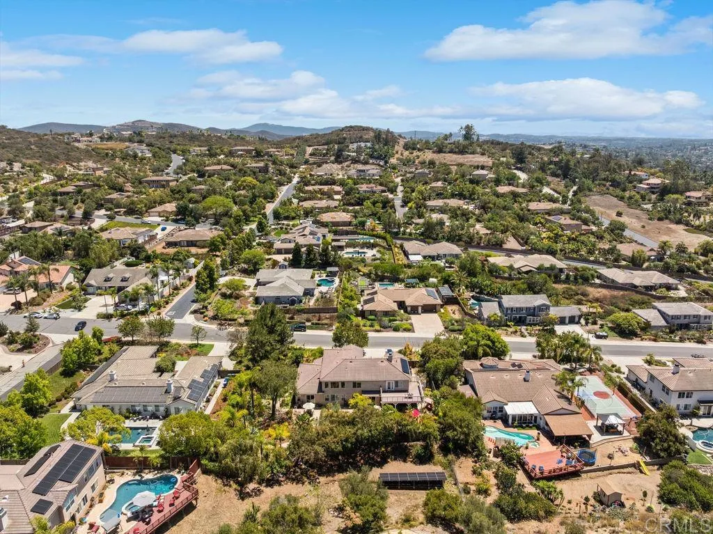 https://cdn.realtyfeed.com/cdn/127/306742280/80c69cd338cb7bdbcf48f57c7f6267bf.webp
