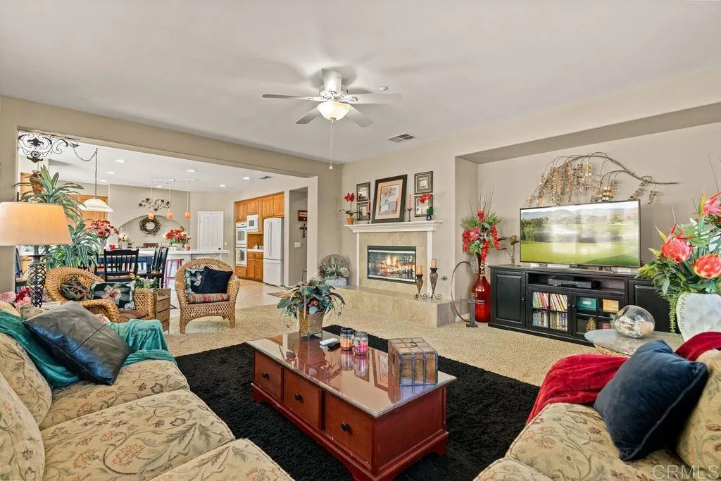 https://cdn.realtyfeed.com/cdn/127/306742280/a5df62a48887df82d650bba839bd2ff0.webp