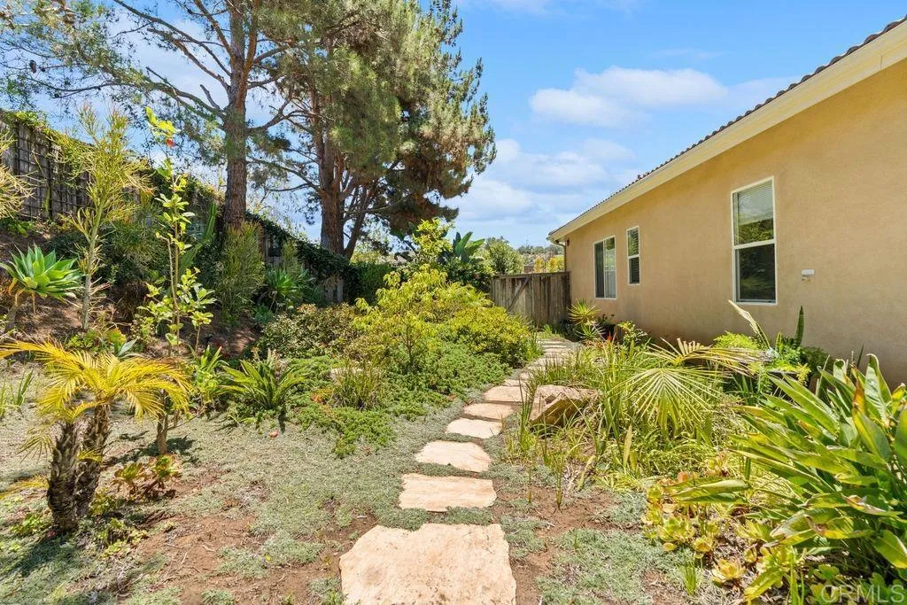https://cdn.realtyfeed.com/cdn/127/306742280/bdc131c87fce0f9efc8b2b80af80eedd.webp