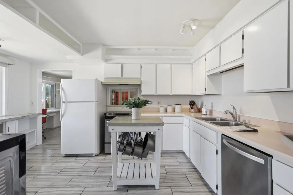 https://cdn.realtyfeed.com/cdn/127/306742284/33ba482f9b497b5010fa7cfd939885f0.webp