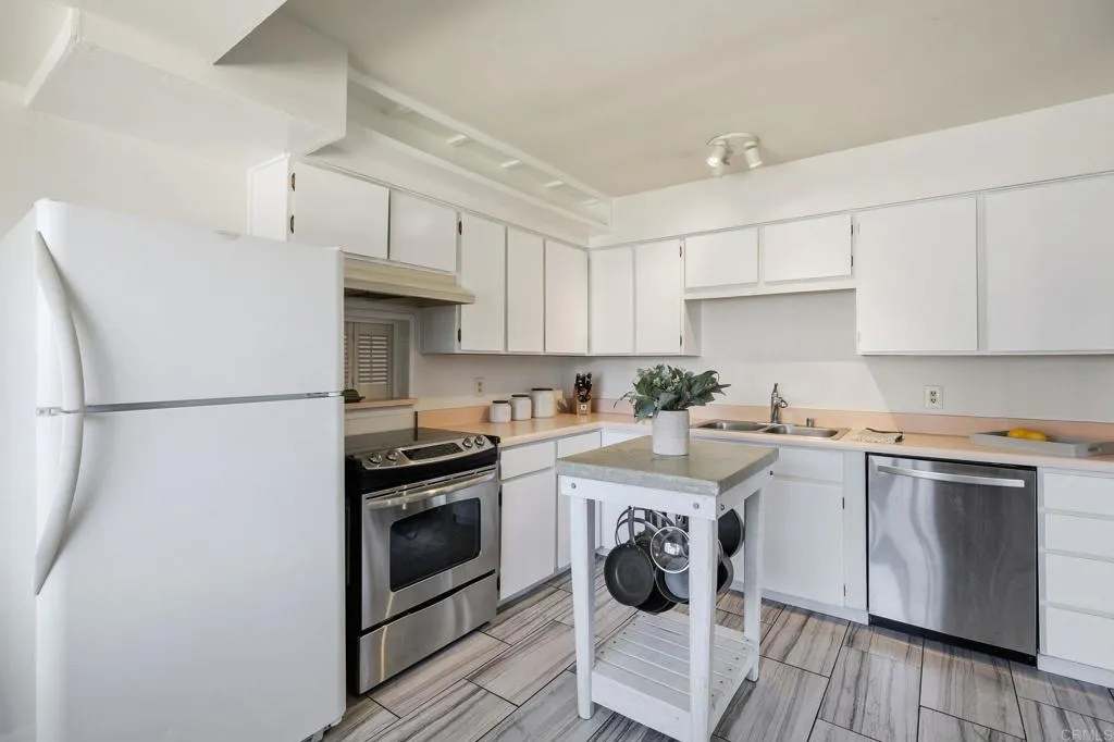 https://cdn.realtyfeed.com/cdn/127/306742284/850ceca862d83fe40d7d8eba4e7f3078.webp