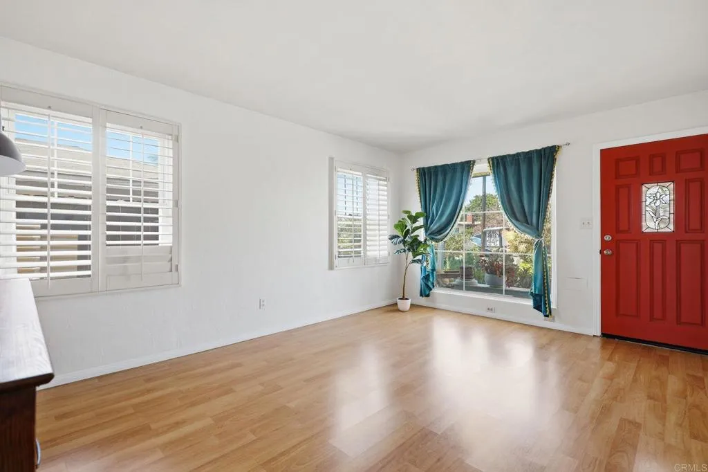https://cdn.realtyfeed.com/cdn/127/306742284/8d21edfba8190f24e674ba2ef68f105a.webp