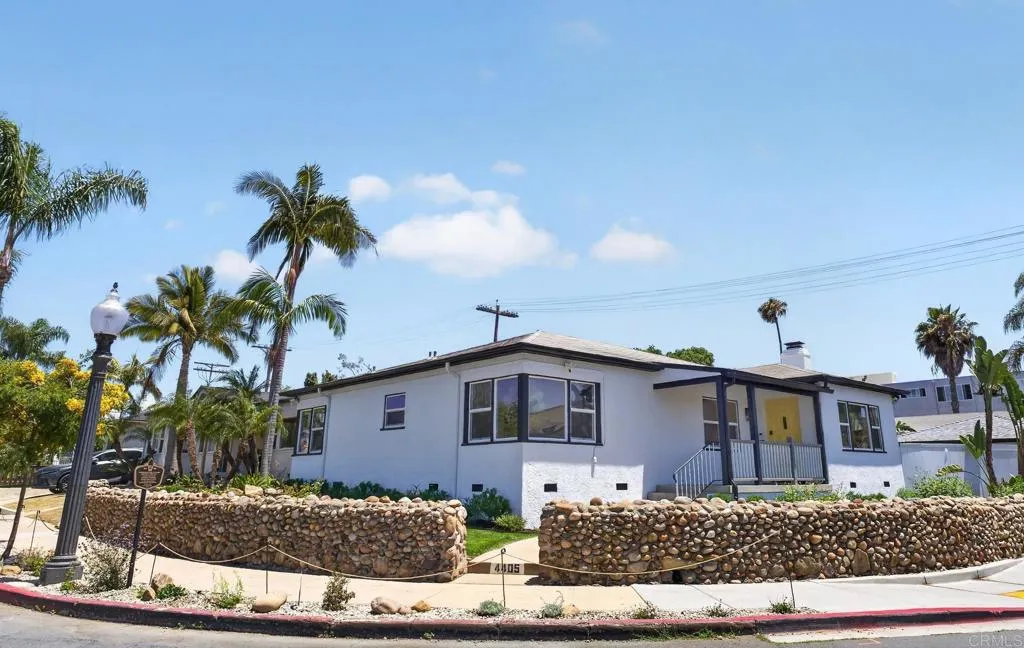 https://cdn.realtyfeed.com/cdn/127/306742297/1415e8ebfcf52ea9cb6e264d8b57b5c3.webp