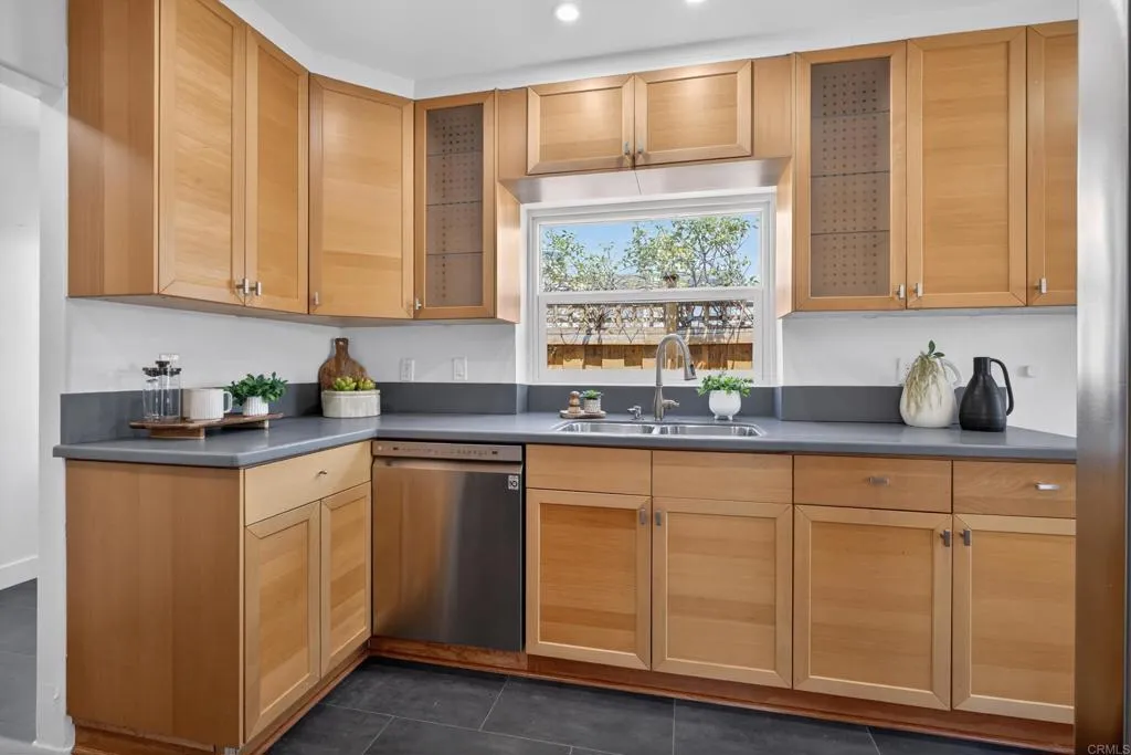 https://cdn.realtyfeed.com/cdn/127/306742297/ed454ff48344eb32dcfb35b539afb6d1.webp