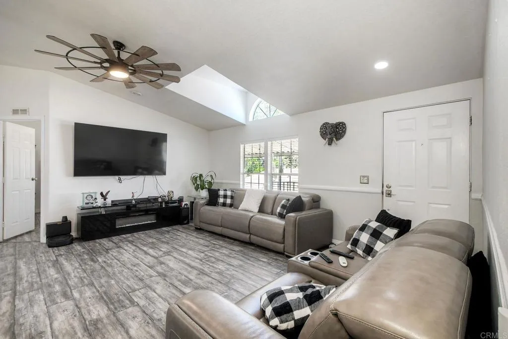 https://cdn.realtyfeed.com/cdn/127/306742318/2a8e5b1c460dd8ce6654b54bc45a31f4.webp
