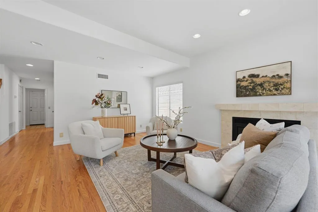 https://cdn.realtyfeed.com/cdn/127/306742329/18f64792f688535053d5665acd30e7a1.webp