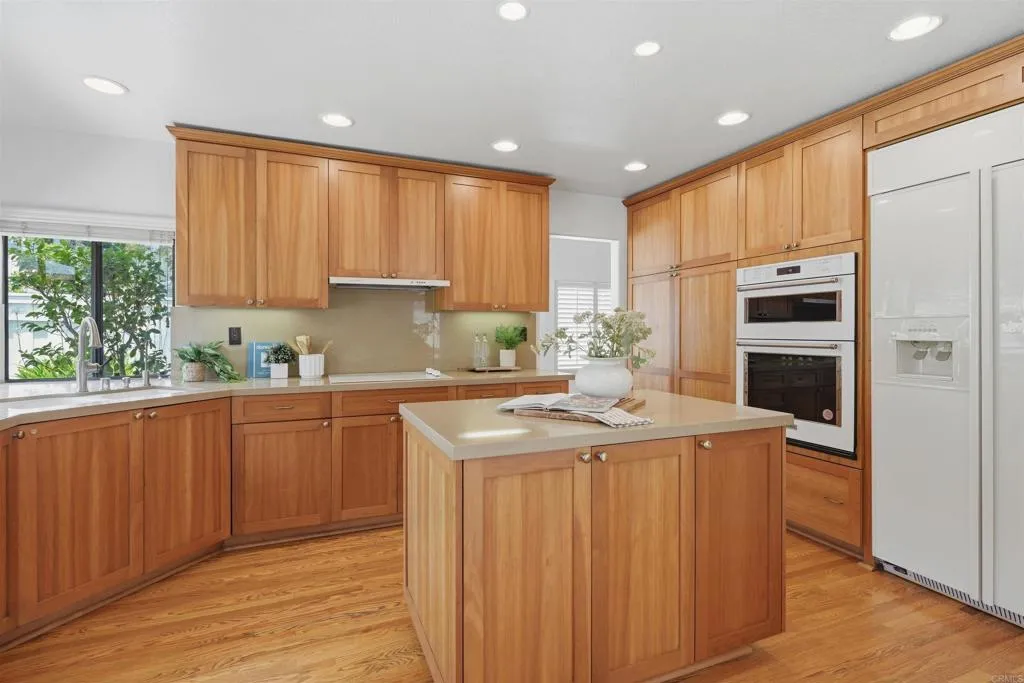 https://cdn.realtyfeed.com/cdn/127/306742329/378f479136251b1d03891ef80a5b7e35.webp