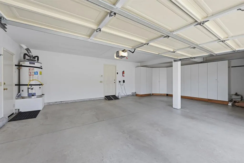 https://cdn.realtyfeed.com/cdn/127/306742329/ae7f95f406ff34edf12a8ee92477438a.webp