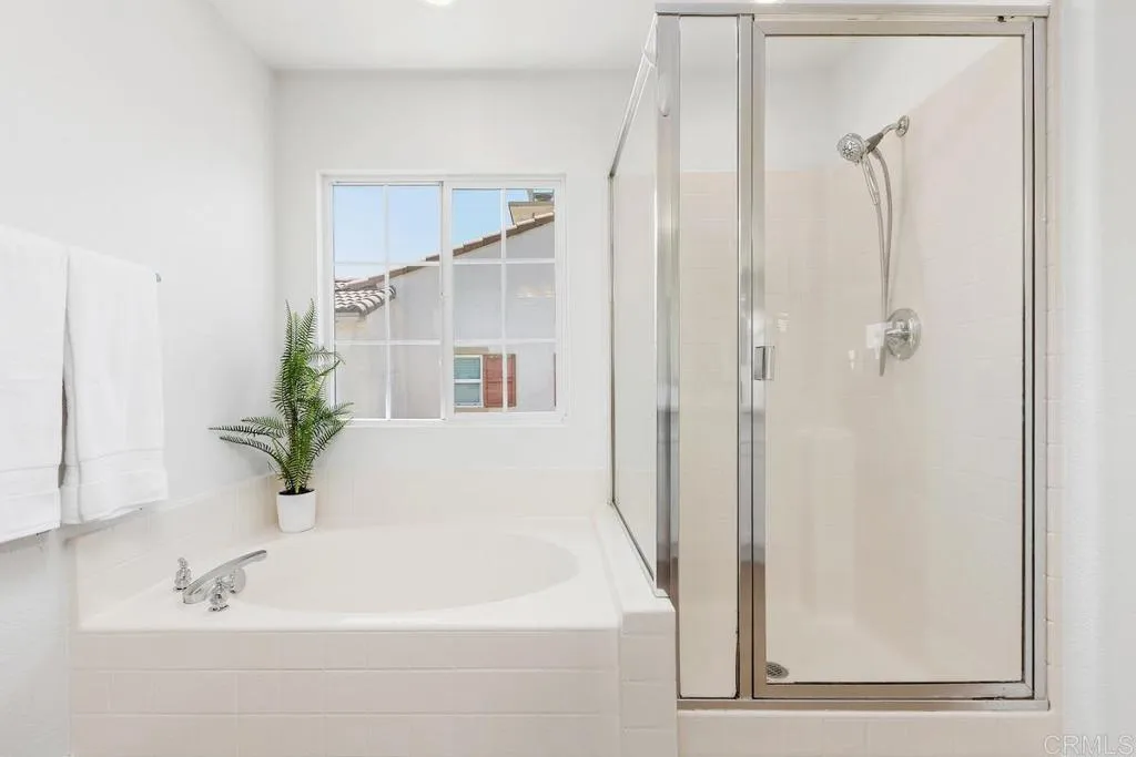 https://cdn.realtyfeed.com/cdn/127/306742336/a48f04541a154ae79c4e92b75970ebce.webp